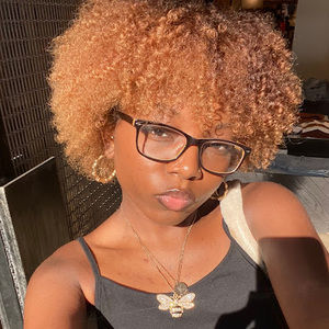 Meet your Posher, Kayla